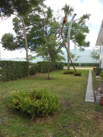 $179,000 | 138 36th Avenue North, Unit 206W, St. Petersburg, FL 33704