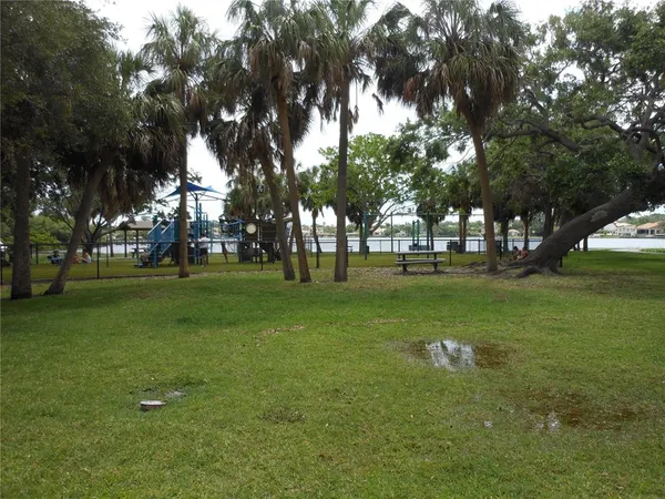 $159,000 | 138 36th Avenue North, Unit 206W, St. Petersburg, FL 33704