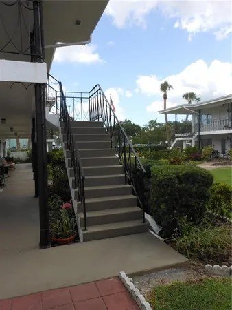 $159,000 | 138 36th Avenue North, Unit 206W, St. Petersburg, FL 33704