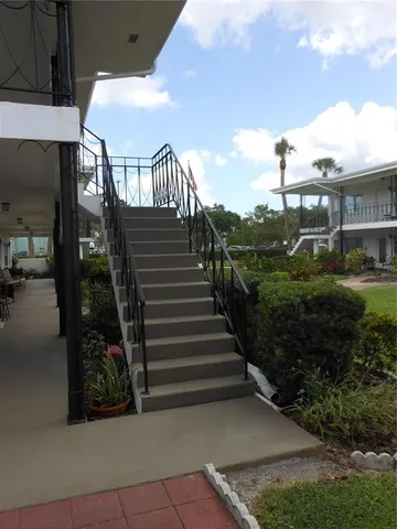 $179,000 | 138 36th Avenue North, Unit 206W, St. Petersburg, FL 33704