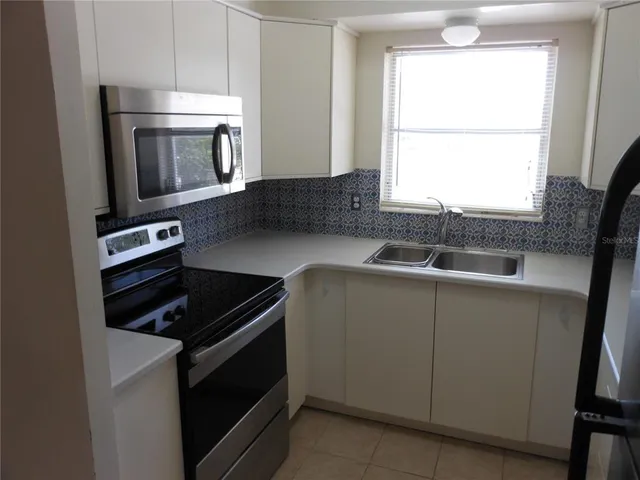 $179,000 | 138 36th Avenue North, Unit 206W, St. Petersburg, FL 33704