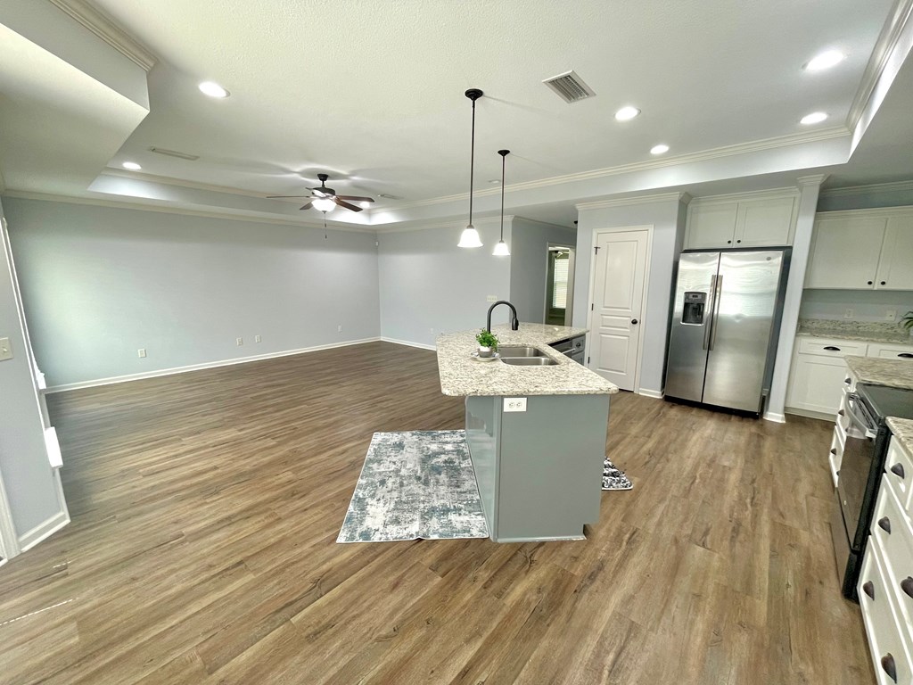 1320 Middleton Road Dothan, AL 36301 - Photo 10 of 39 Spacious and Abundance of natural light