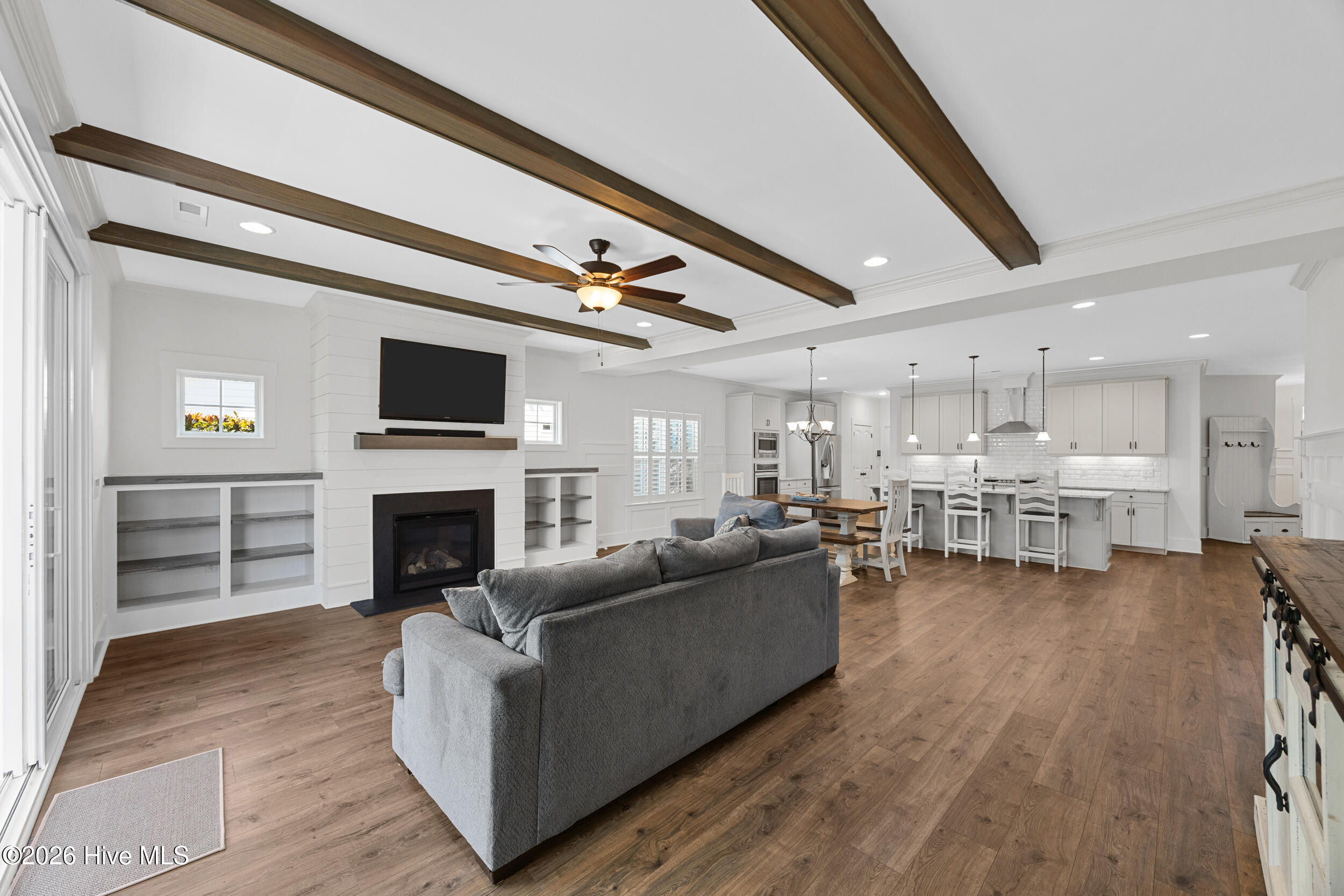 375 Canter Crest Road Hampstead, NC 28443 - Photo 14 of 67 34_living room