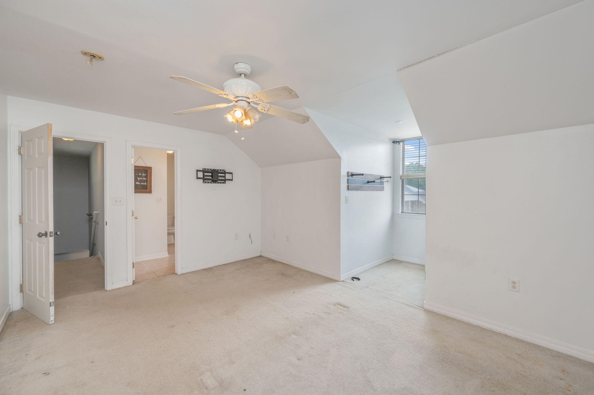 6064 Buckward Road Baker, FL 32531 - Photo 21 of 29 Mster Bed