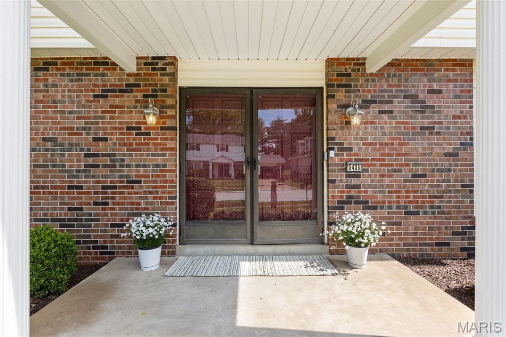 15486 Hitchcock Road Chesterfield, MO 63017 - Photo 2 of 47
