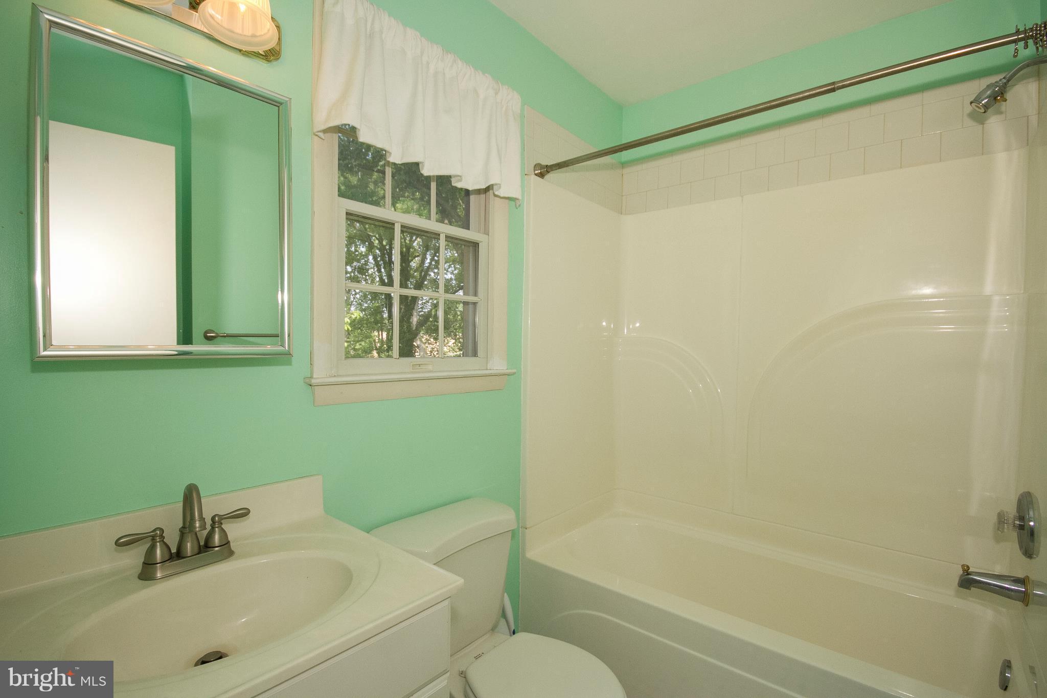 1628 Alston Road Baltimore, MD 21204 - Photo 21 of 25 Bath