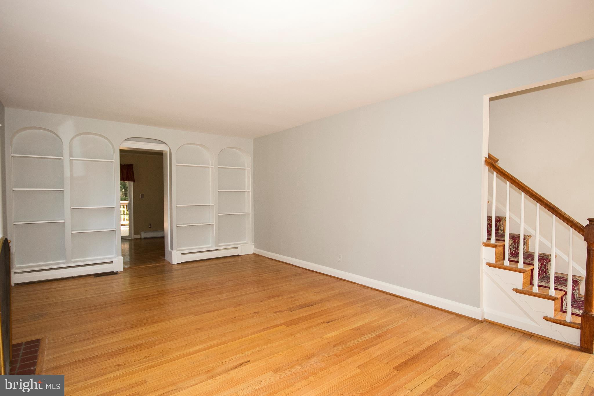 1628 Alston Road Baltimore, MD 21204 - Photo 4 of 25 Living Room