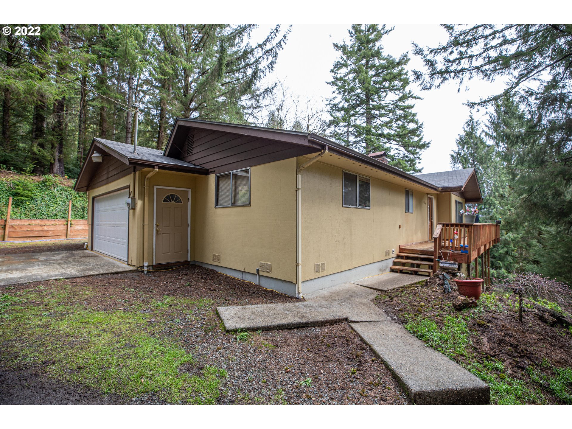 68493 Ridge Road North Bend, OR 97459 - Photo 2 of 31 Gallery Image 2