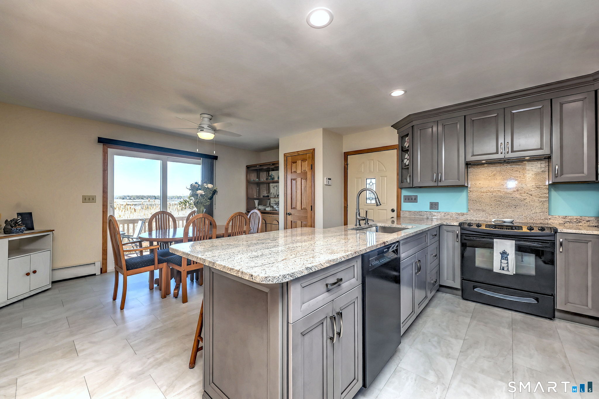 19 Sand Street Milford, CT 06460 - Photo 13 of 40