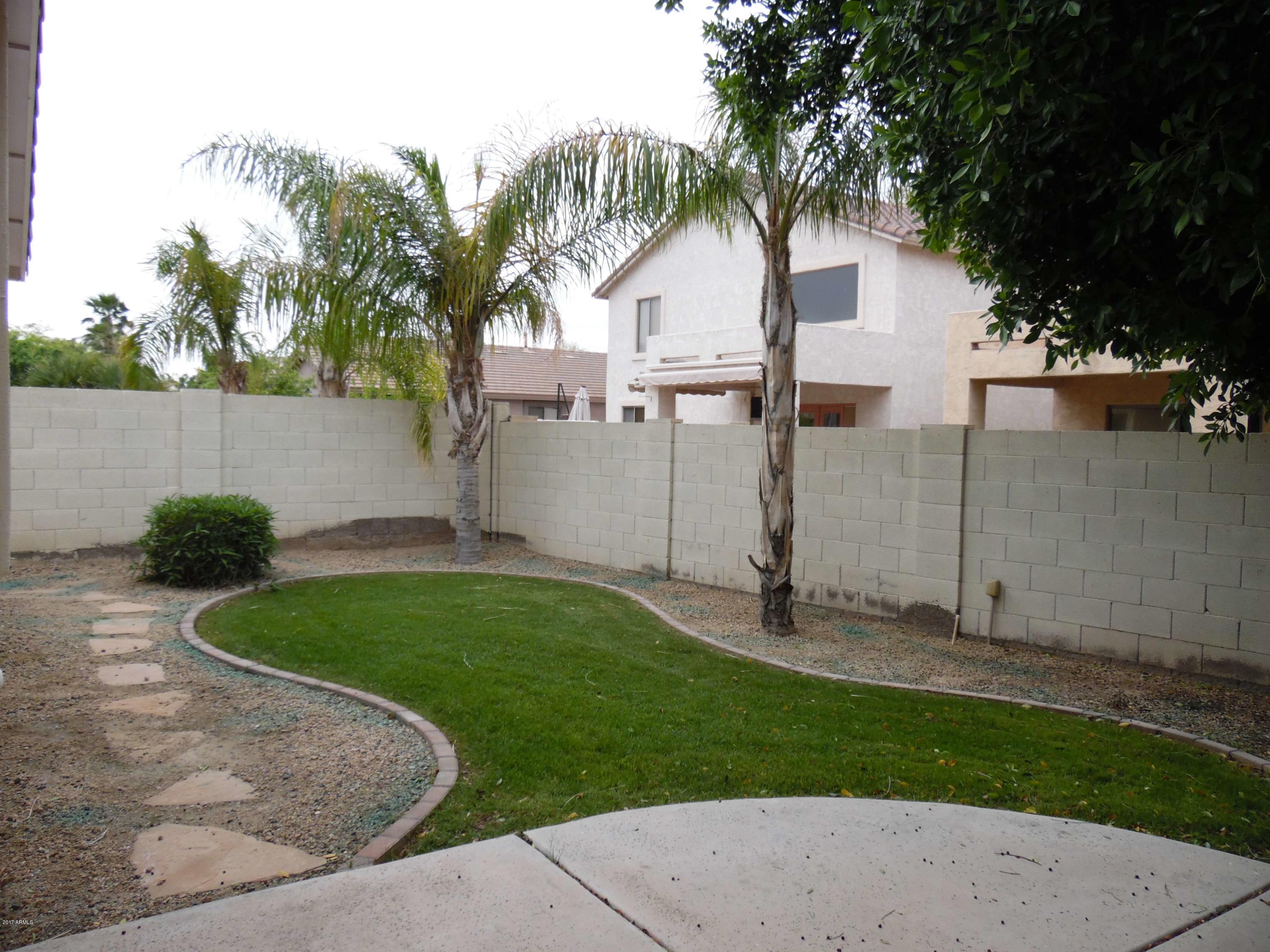 2712 East Fremont Road Phoenix, AZ 85042 - Photo 27 of 28 SAM_2177