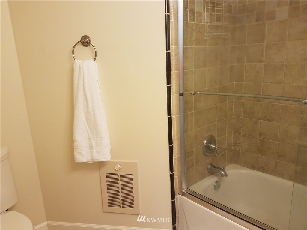 2615 Perry Avenue Northeast Bremerton, WA 98310 - Photo 14 of 17 Gallery Image 14