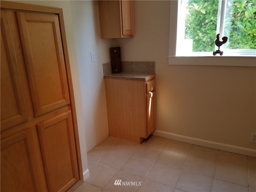 2615 Perry Avenue Northeast Bremerton, WA 98310 - Photo 8 of 17 Gallery Image 8