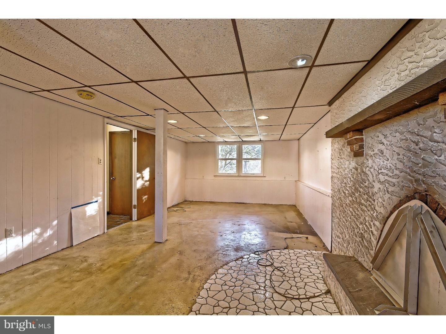 117 Locust Avenue Milmay, NJ 08340 - Photo 13 of 25 Family Room