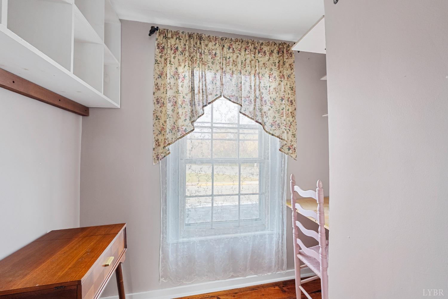 243 South Main Street Amherst, VA 24521 - Photo 42 of 57 Bonus/Craft Room Upstairs