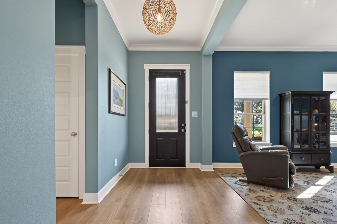 16707 Seminole Ridge Drive Cypress, TX 77433 - Photo 2 of 26 an entryway and livingroom with furniture