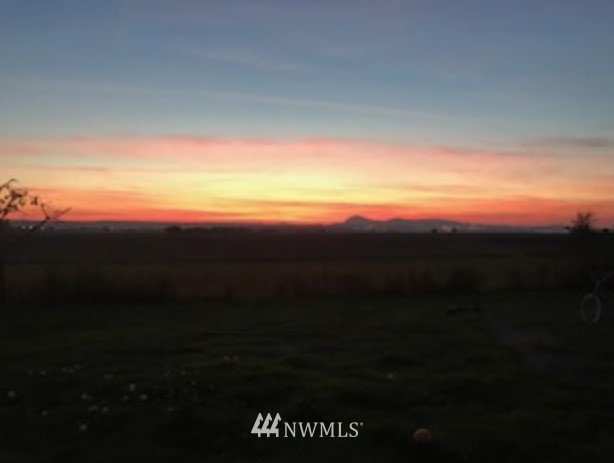 12814 Farm To Market Road Mount Vernon, WA 98273 - Photo 32 of 32 a view of a city