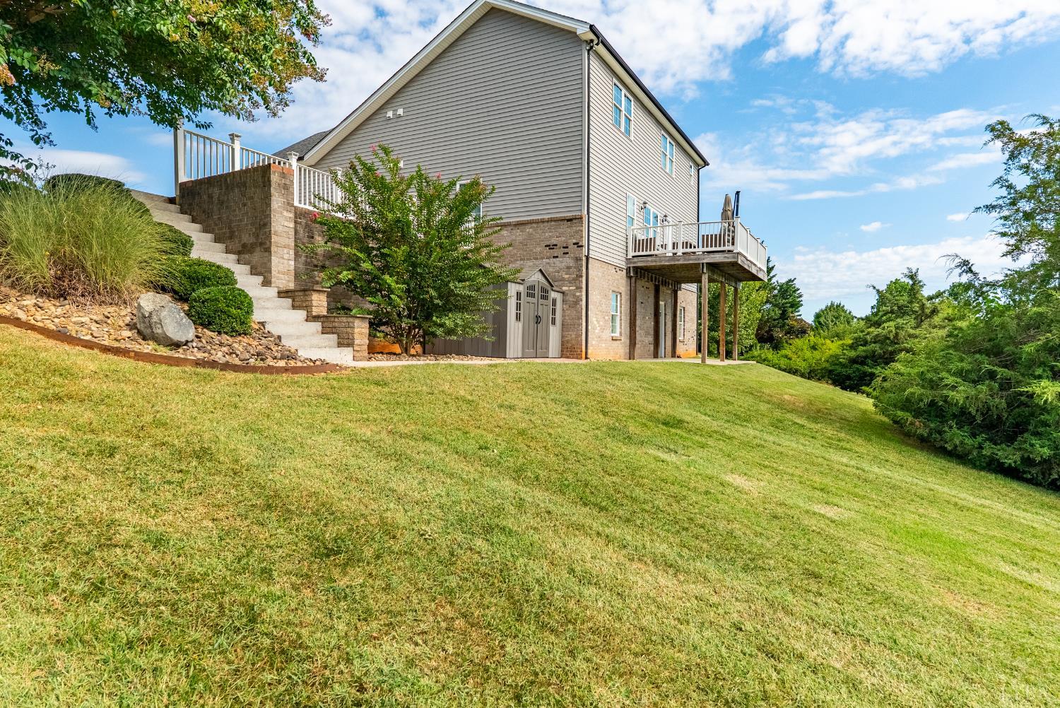 106 Nettie Court Lynchburg, VA 24502 - Photo 40 of 55 a view of a house with a yard