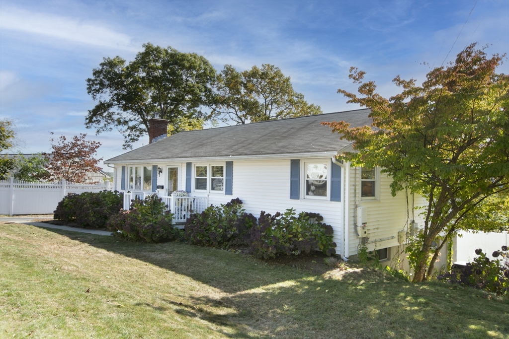 41 Roundtop Road Marlborough, MA 01752 - Photo 3 of 39 Gallery Image 3