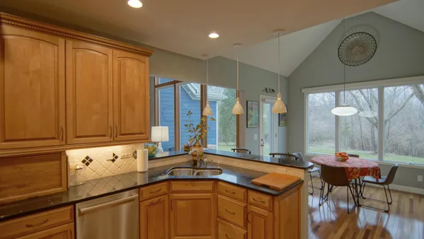 $600,000 | 4033 Schmuhl Road, Benton Harbor, MI 49022