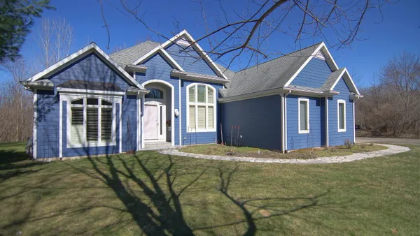 $600,000 | 4033 Schmuhl Road, Benton Harbor, MI 49022