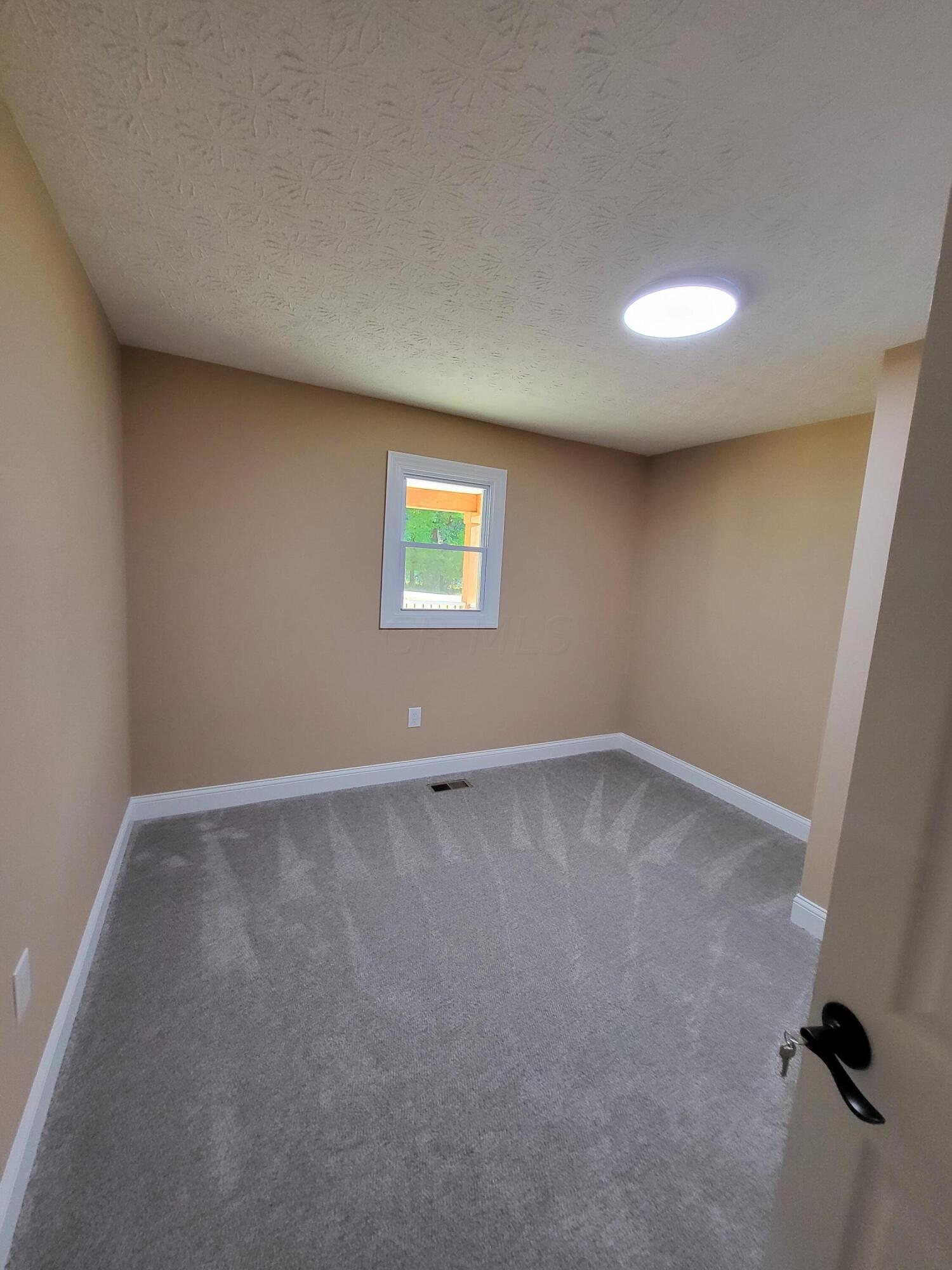 13378 Dodds Road Southeast Newark, OH 43056 - Photo 11 of 24 20220831_083144