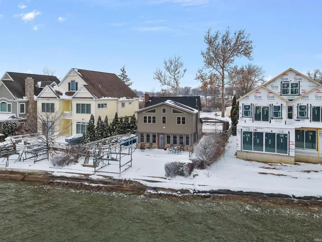 $1,490,000 | 6001 East Island Avenue, Syracuse, IN 46567