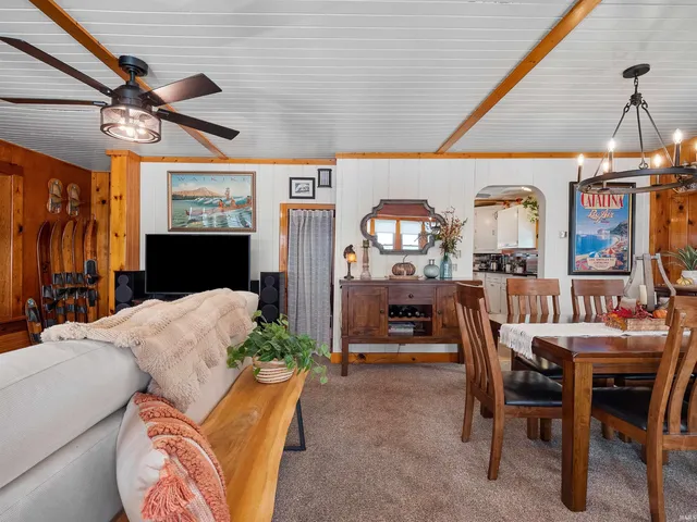 $1,490,000 | 6001 East Island Avenue, Syracuse, IN 46567