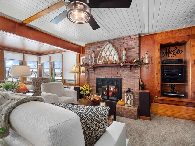 $1,490,000 | 6001 East Island Avenue, Syracuse, IN 46567