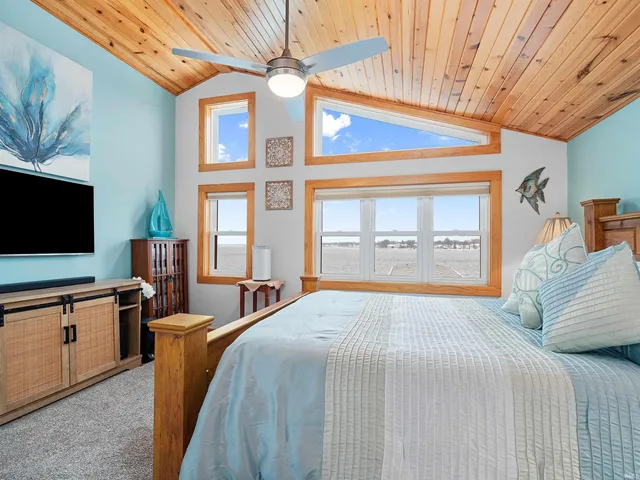 $1,490,000 | 6001 East Island Avenue, Syracuse, IN 46567