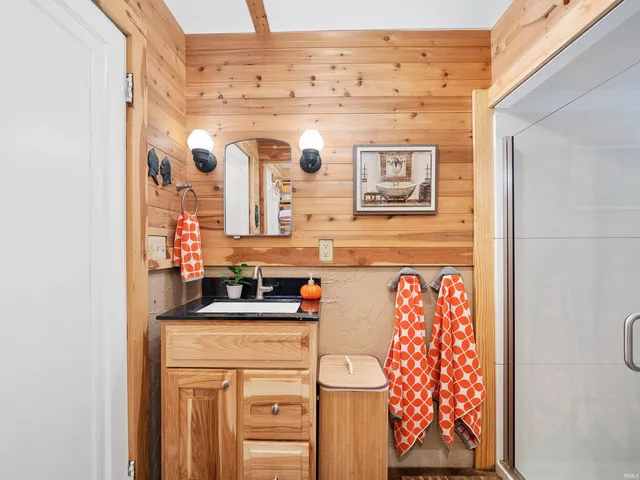 $1,490,000 | 6001 East Island Avenue, Syracuse, IN 46567