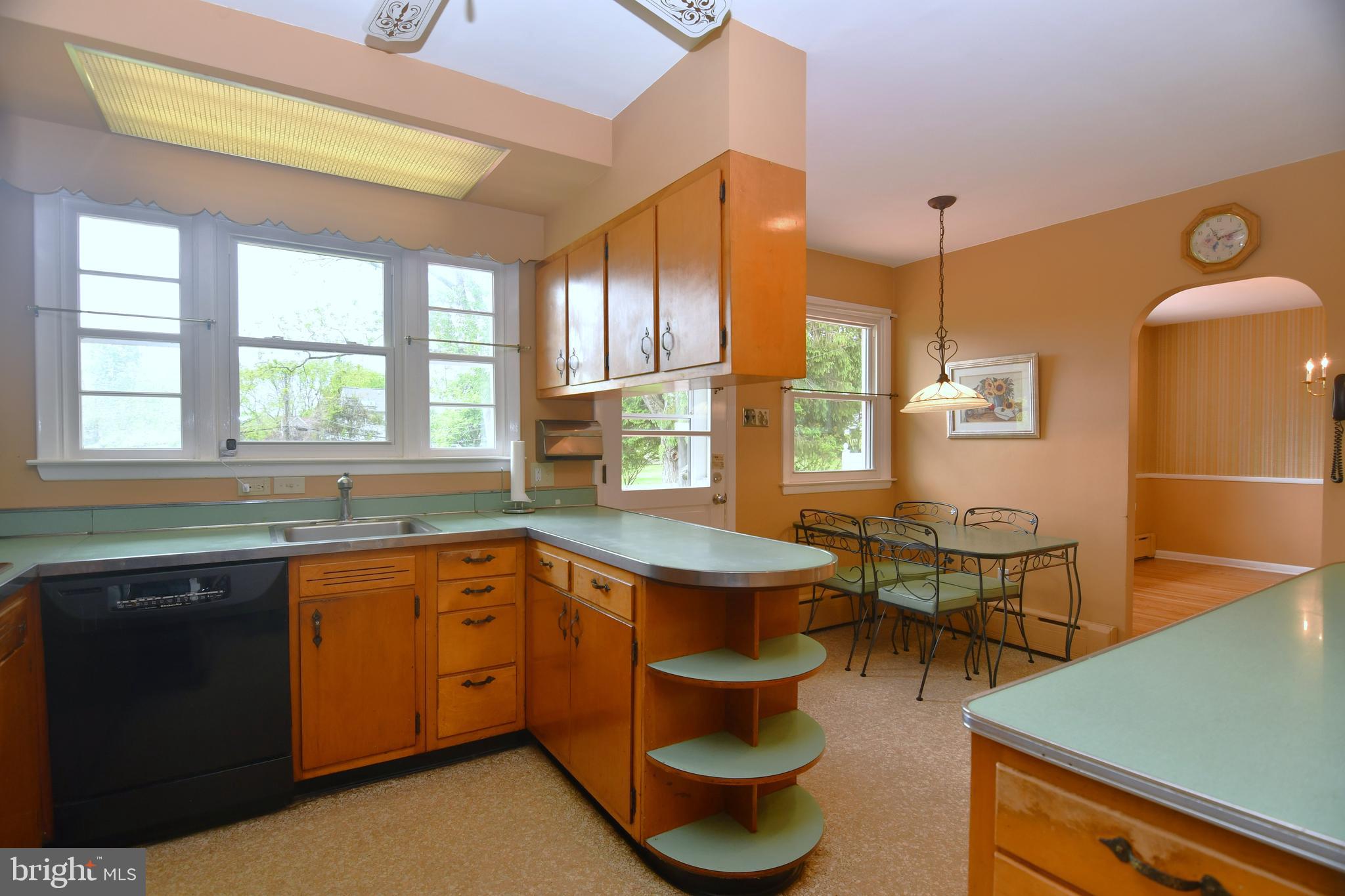 800 Bluebell Road Warminster, PA 18974 - Photo 10 of 31 Where Memories and Meals were Made Together!