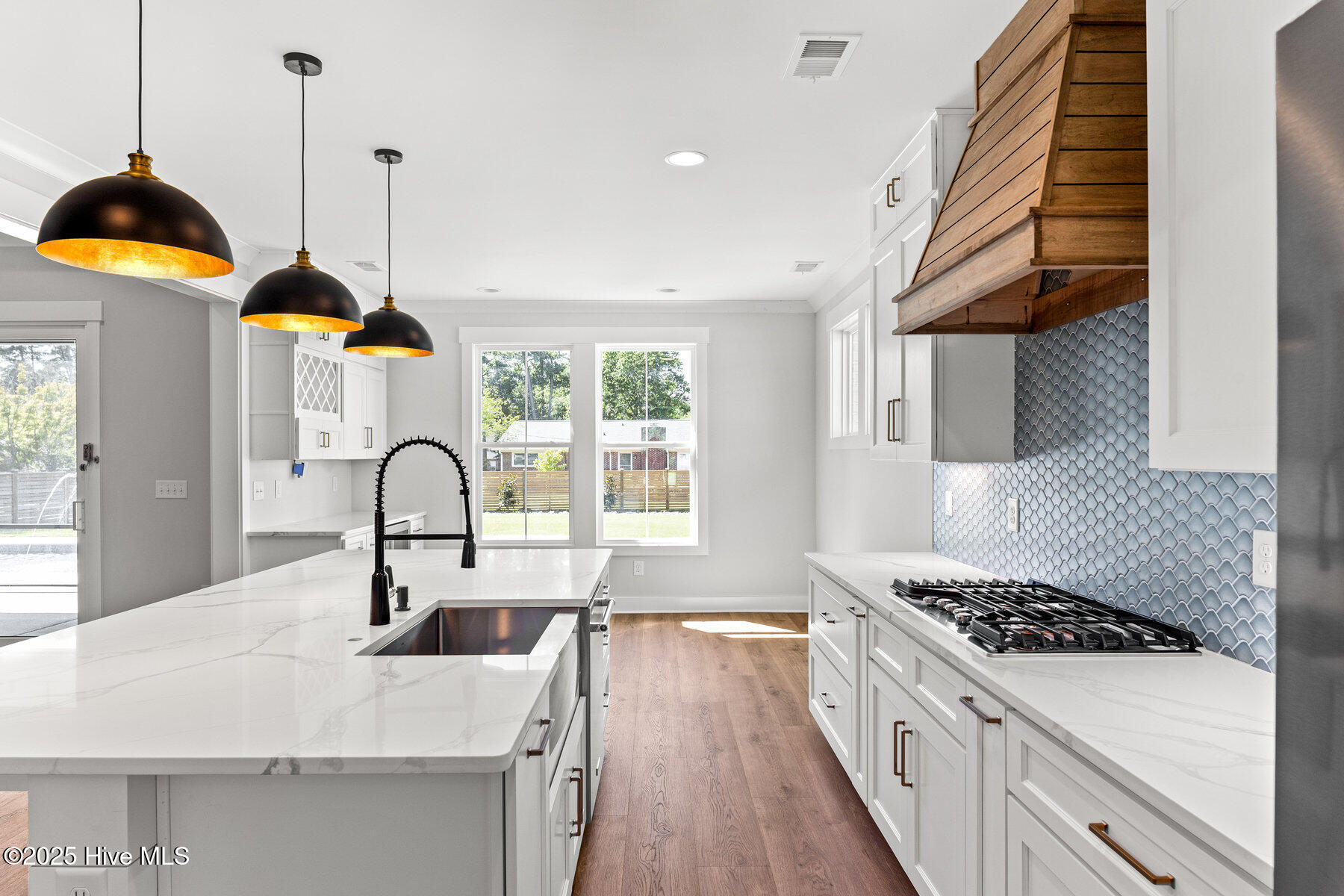 404 East Blackbeard Road Wilmington, NC 28409 - Photo 14 of 67 014_404_east_blackbeard_road-14_405