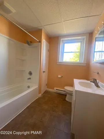 $1,350 | 404 Mahoning Street, Unit 2, Lehighton, PA 18235