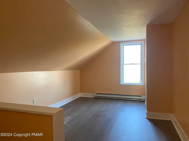 $1,350 | 404 Mahoning Street, Unit 2, Lehighton, PA 18235