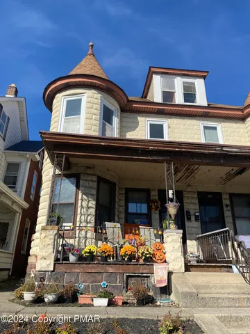 $1,350 | 404 Mahoning Street, Unit 2, Lehighton, PA 18235