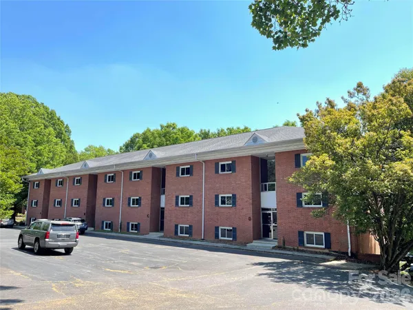 $214,000 | 400 Queens Road, Unit E5, Charlotte, NC 28207