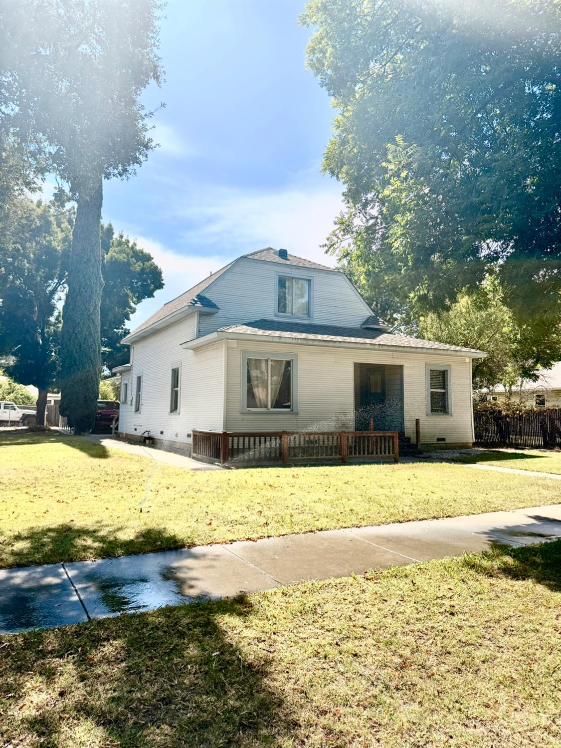 345 Fremont Street Colusa, CA 95932 - Photo 19 of 42 a front view of a house with a yard