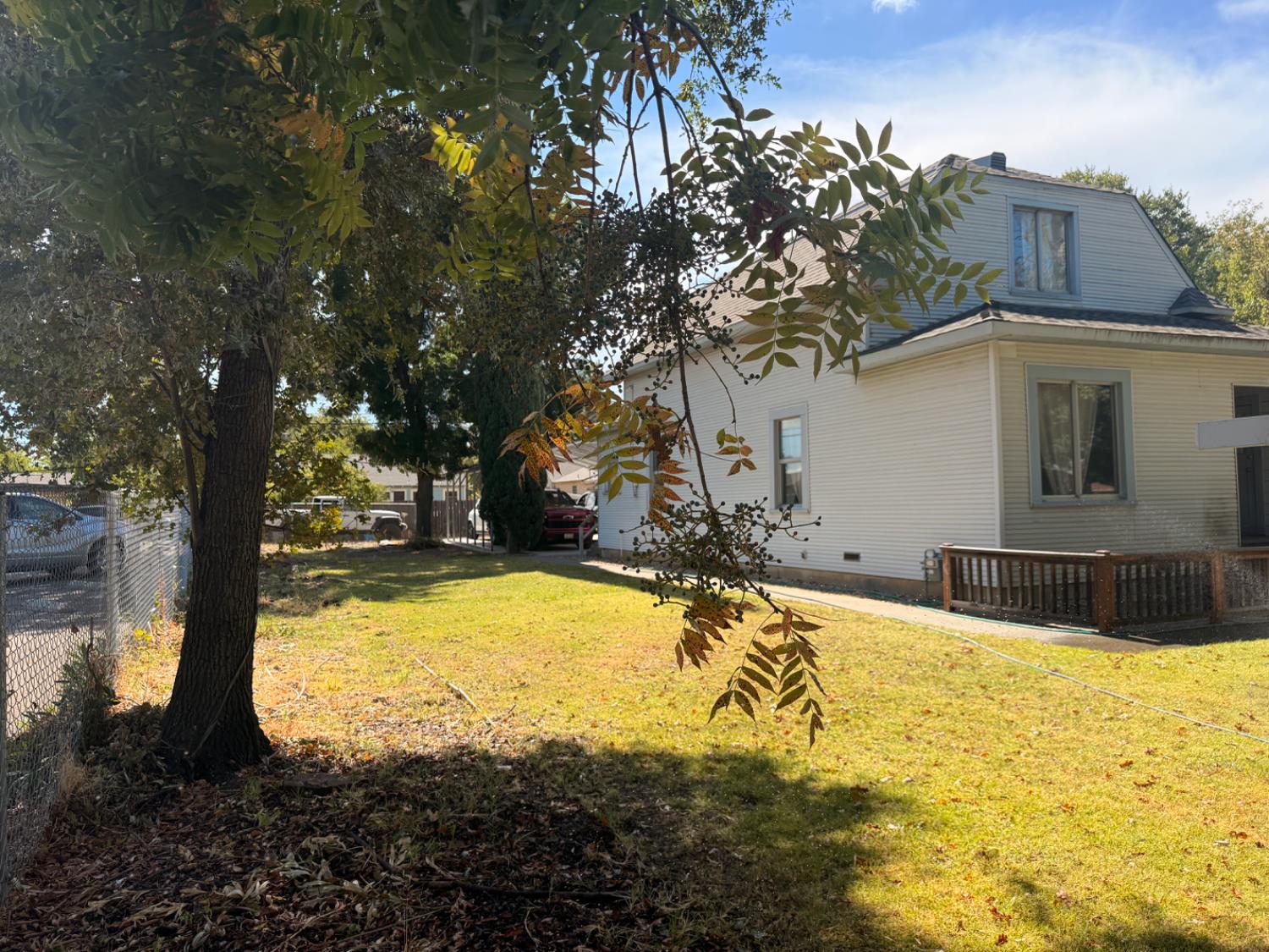345 Fremont Street Colusa, CA 95932 - Photo 20 of 42 a view of a house with snow on the background