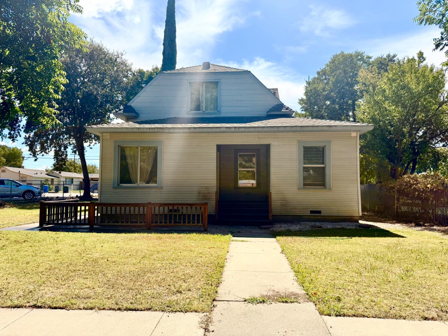 345 Fremont Street Colusa, CA 95932 - Photo 21 of 42 a front view of house with yard