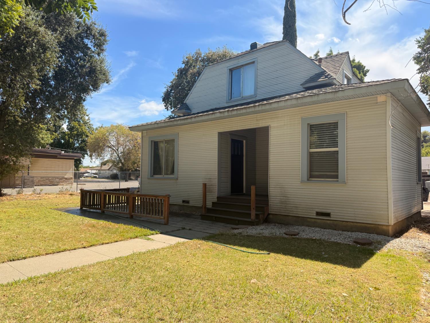 345 Fremont Street Colusa, CA 95932 - Photo 3 of 42 a view of a house with a outdoor space