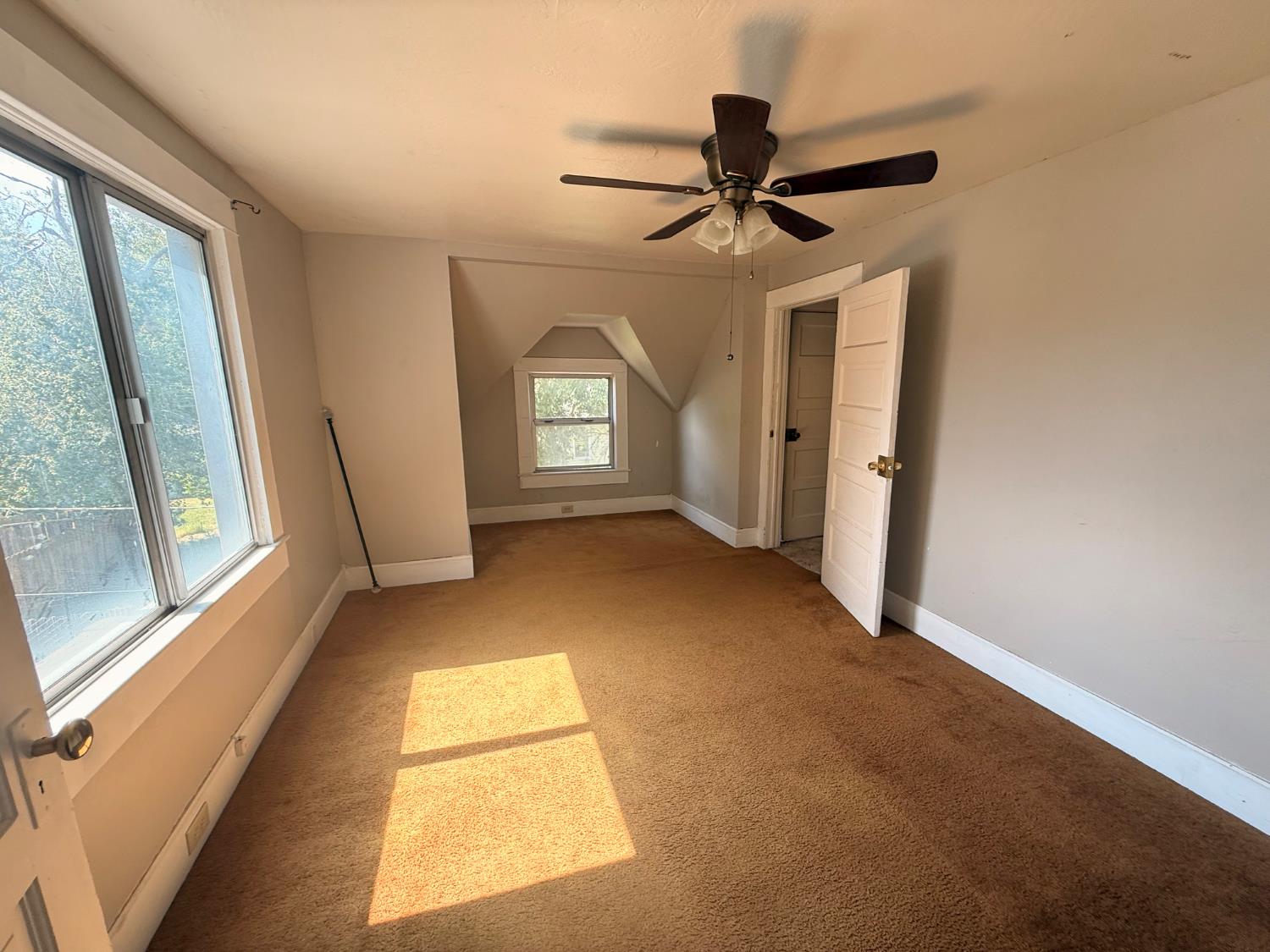 345 Fremont Street Colusa, CA 95932 - Photo 32 of 42 a view of an empty room and window