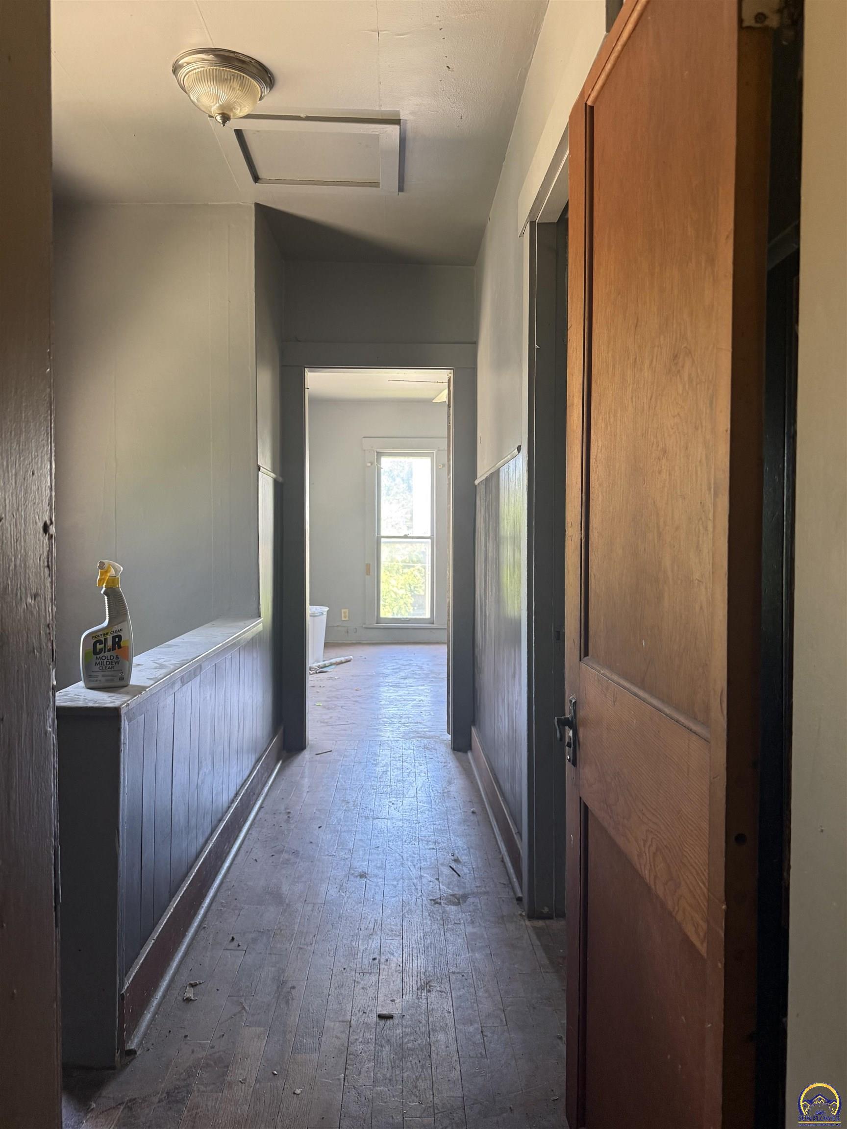911 Southwest 3rd Street Topeka, KS 66606 - Photo 10 of 18
