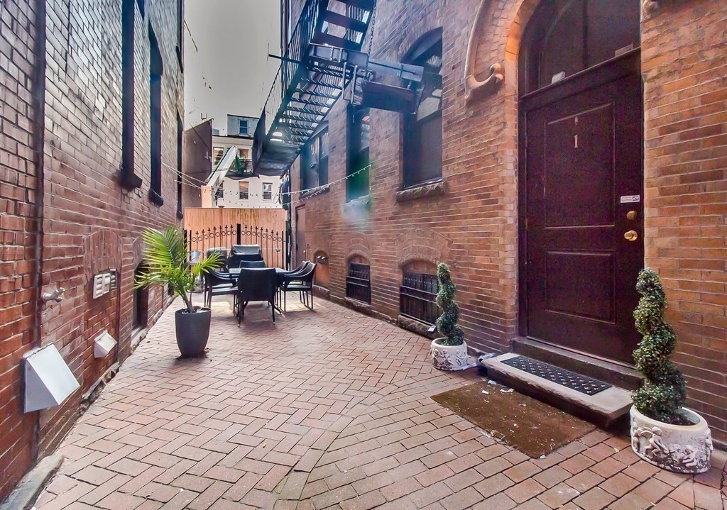 18 Cooper Street, Unit 3 Boston, MA 02113 - Photo 20 of 22