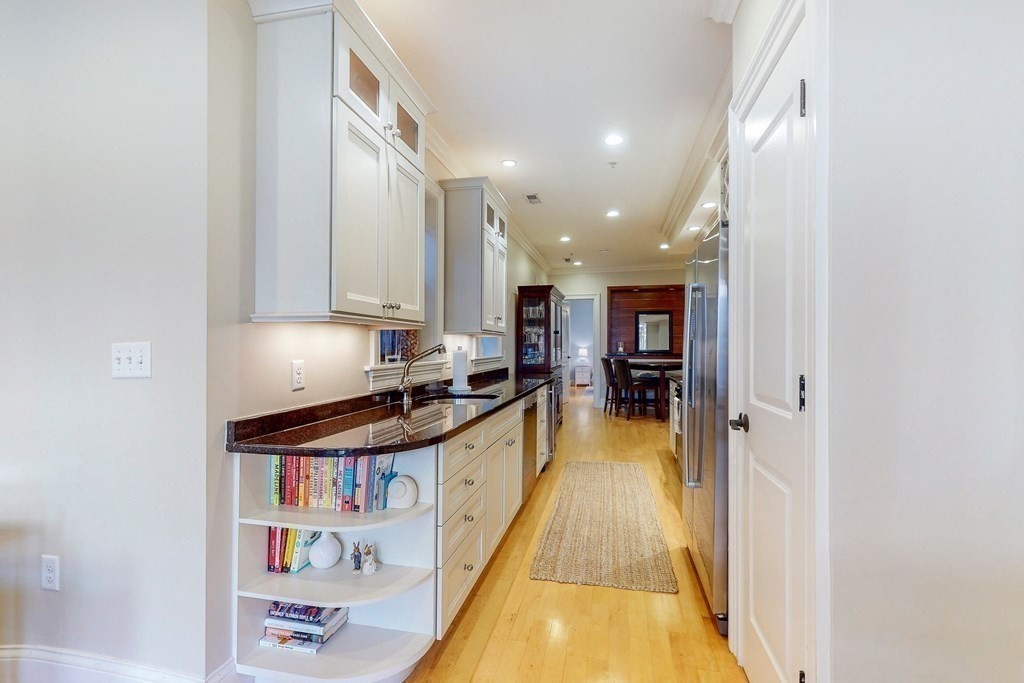 18 Cooper Street, Unit 3 Boston, MA 02113 - Photo 4 of 22