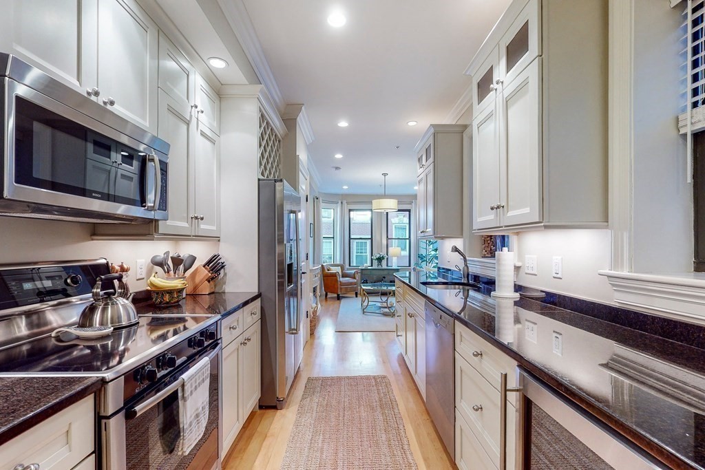 18 Cooper Street, Unit 3 Boston, MA 02113 - Photo 6 of 22