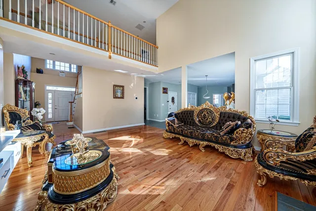 $785,000 | 300 Crownshield Avenue, Uxbridge, MA 01569