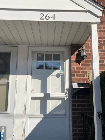 $2,500 | 262-268 Fort Lee Road, Unit 264, Teaneck, NJ 07666