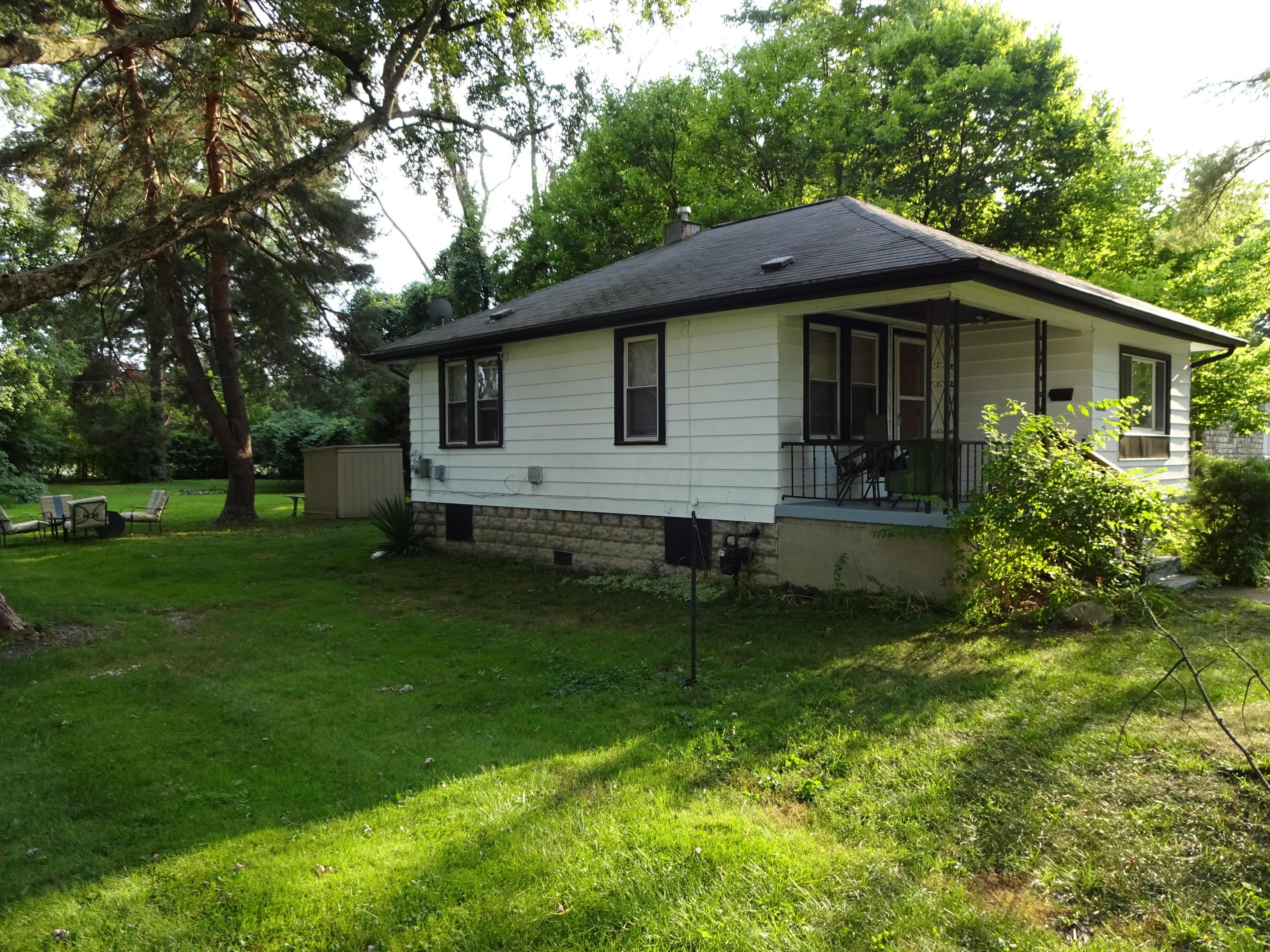 1661 Case Road Columbus, OH 43224 - Photo 3 of 19
