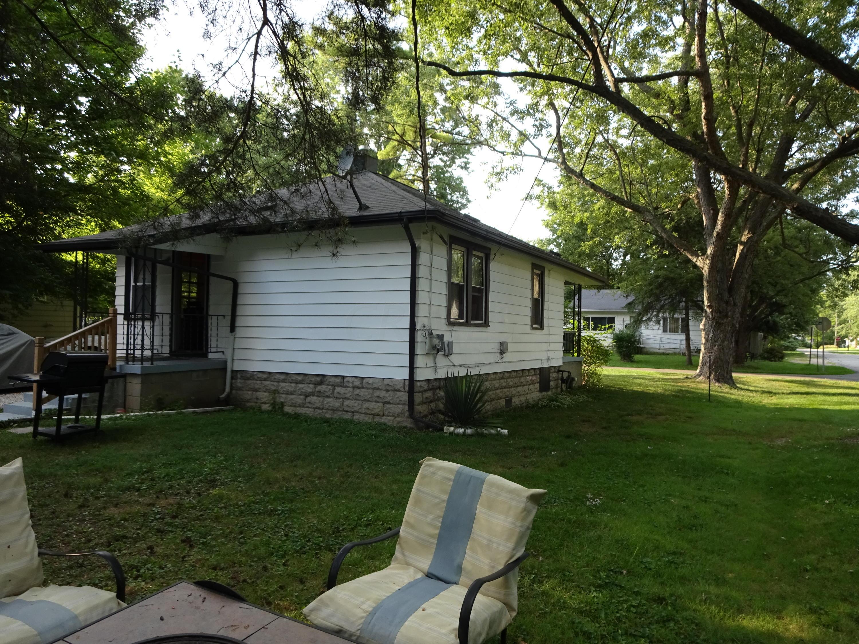 1661 Case Road Columbus, OH 43224 - Photo 6 of 19