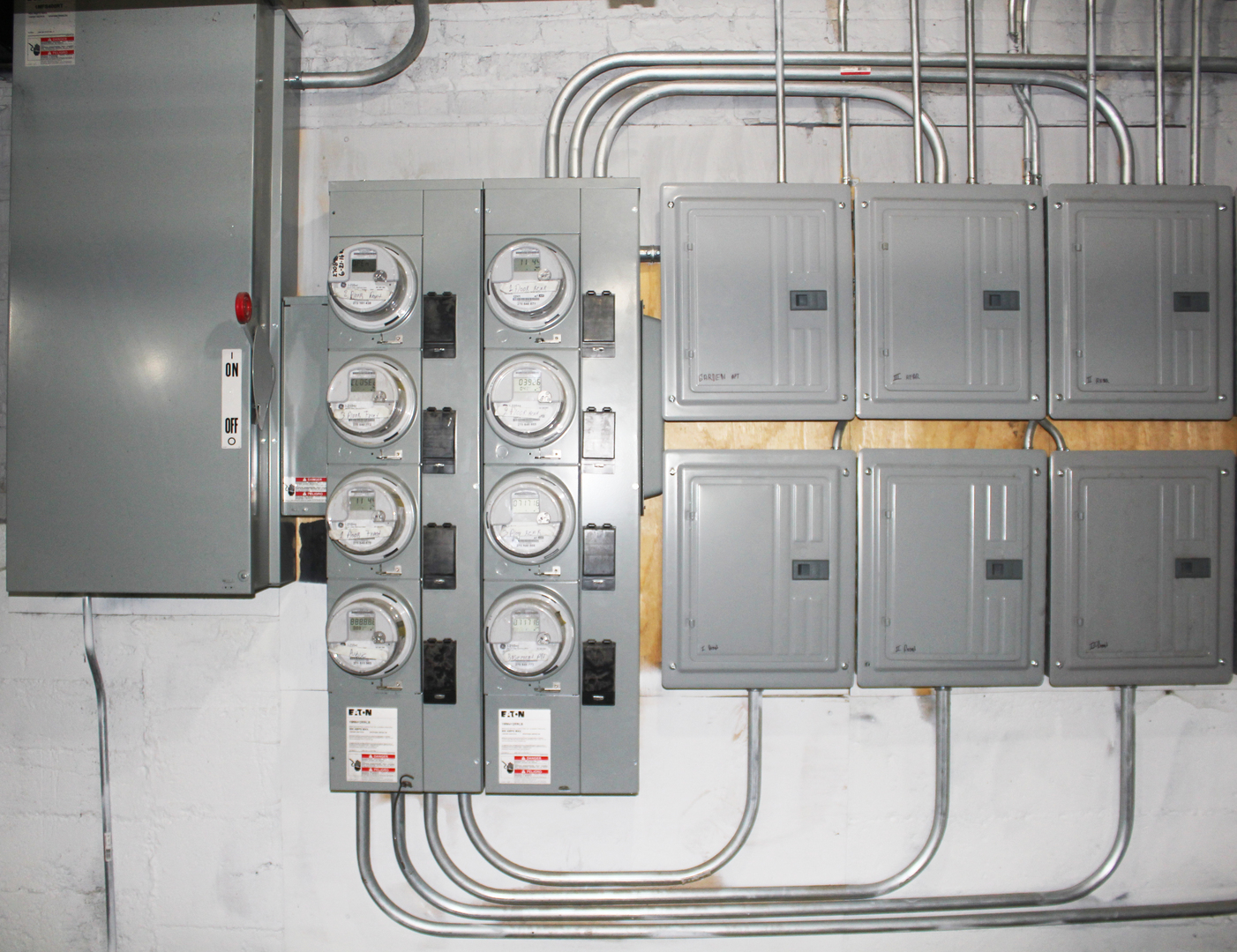 6 West 111th Place Chicago, IL 60628 - Photo 16 of 18 a bathroom with a bathtub and a window